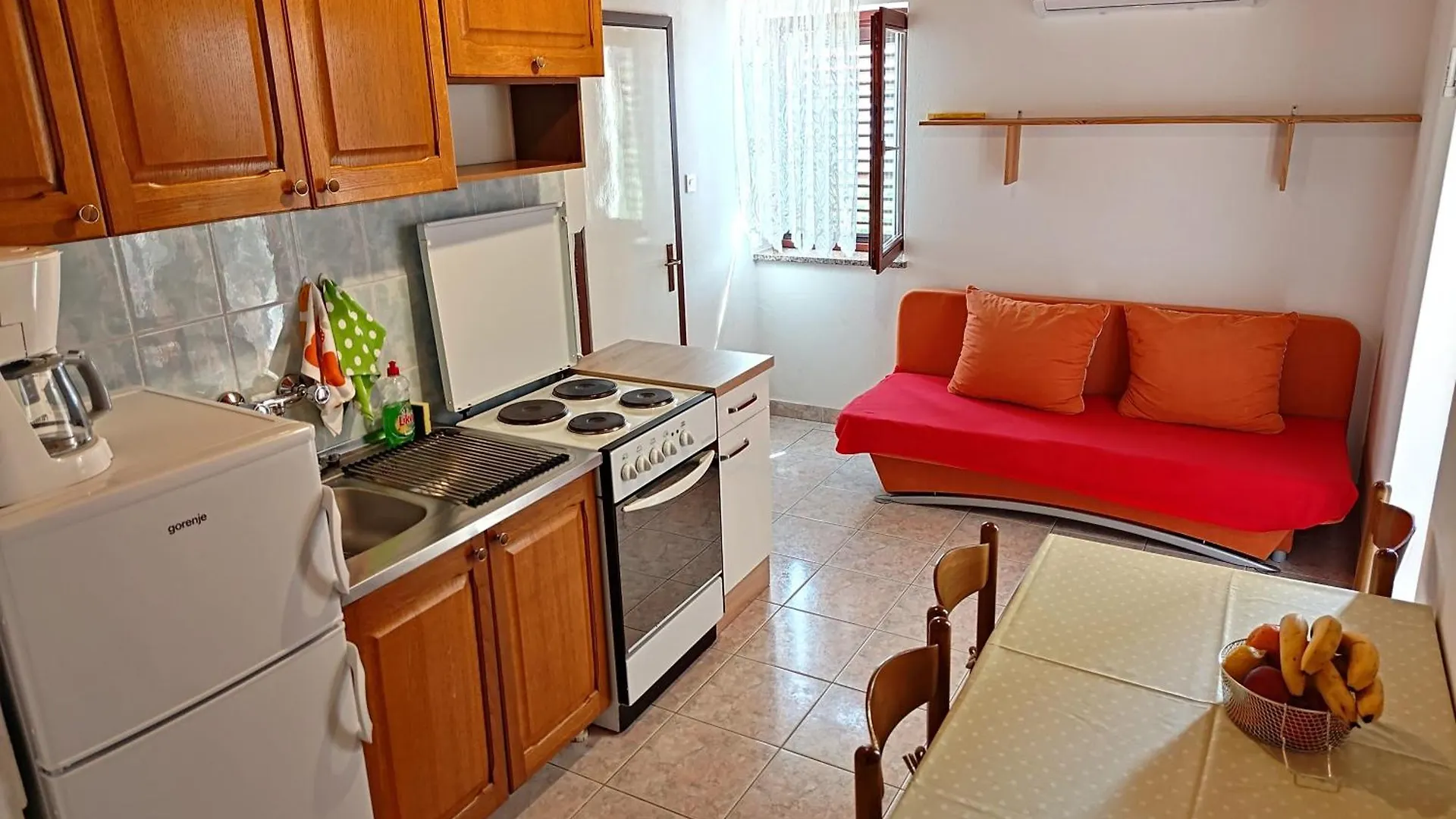 Mirjana F Apartaments 0*, Baska (Krk) Croatia