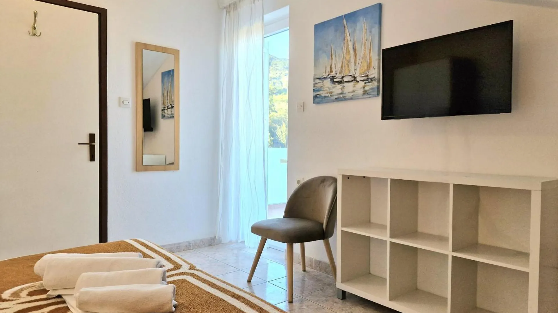 Mirjana F Apartaments Baška