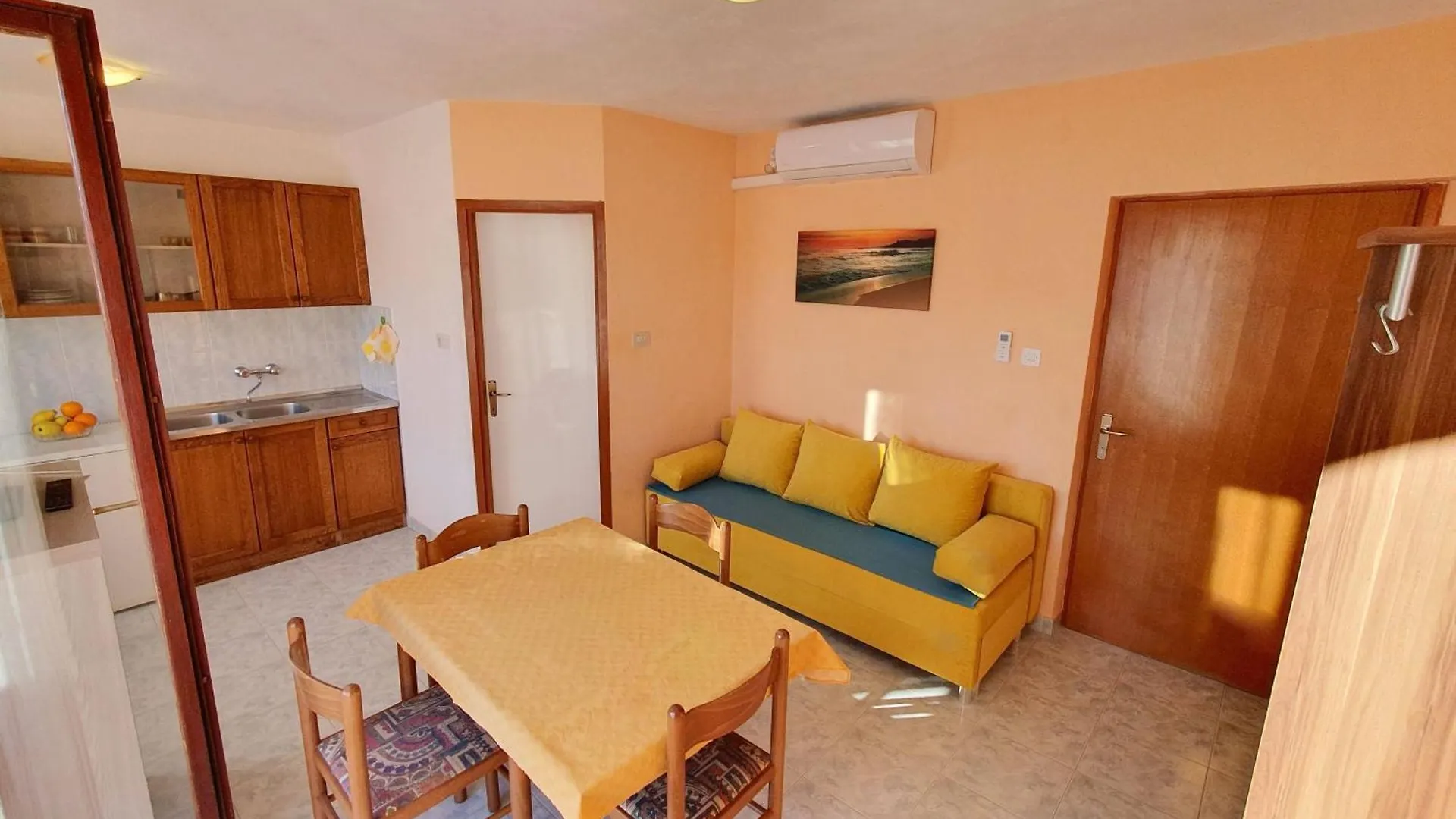 Mirjana F Apartaments Baška Daire