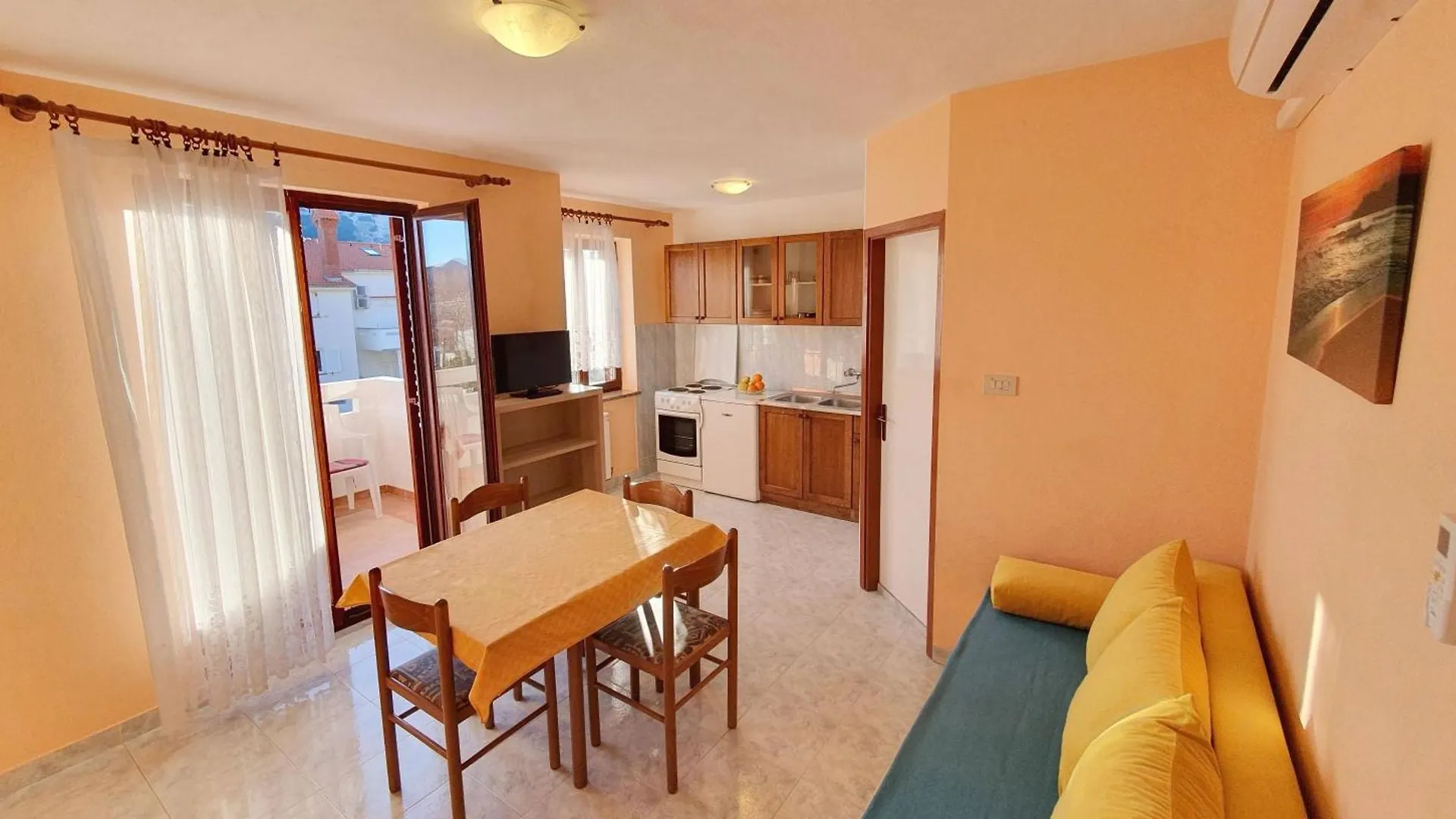 Mirjana F Apartaments Baška Daire