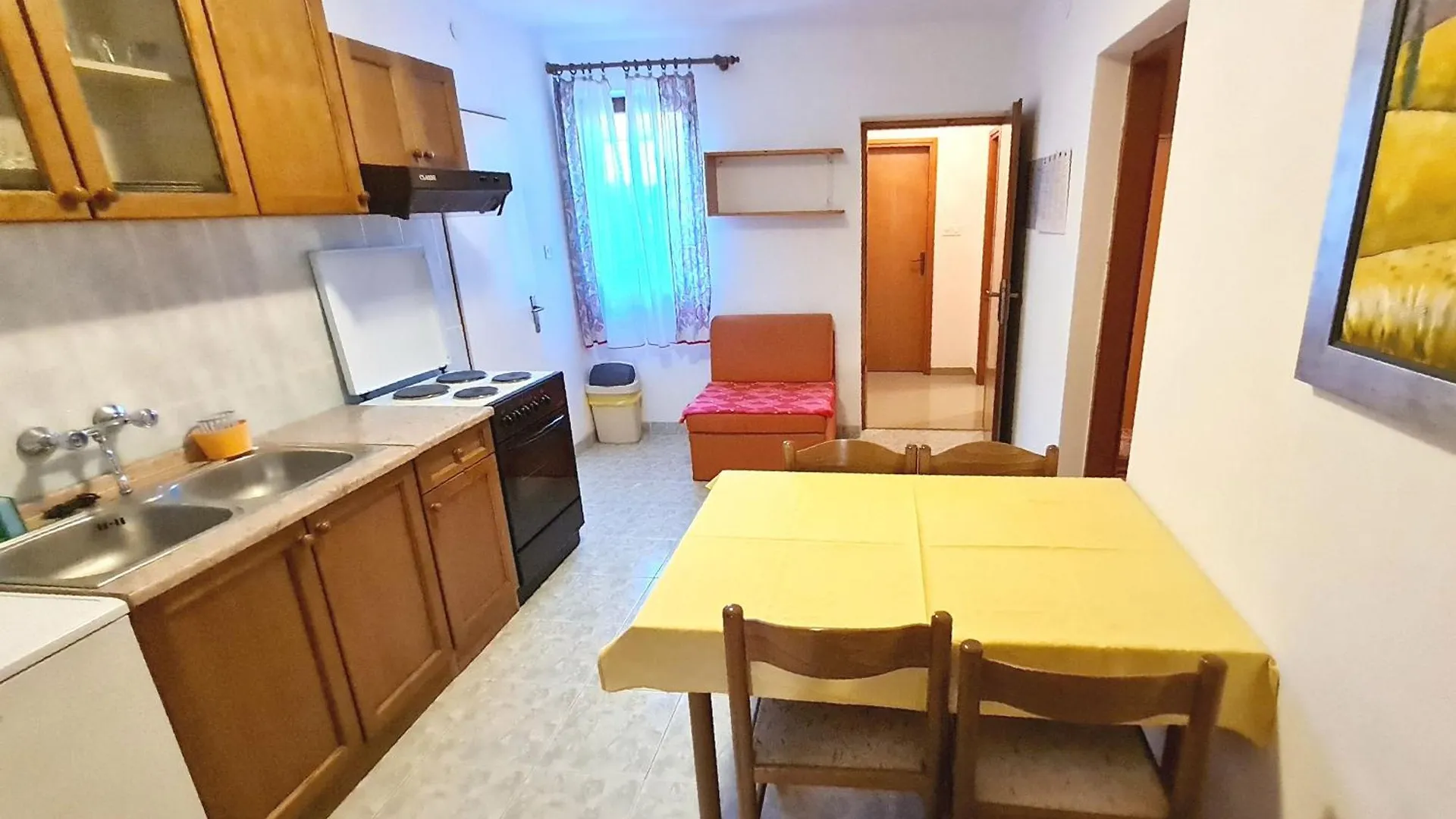 Mirjana F Apartaments Baška Daire