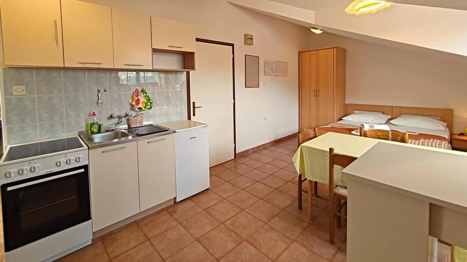 Mirjana F Apartaments Baška