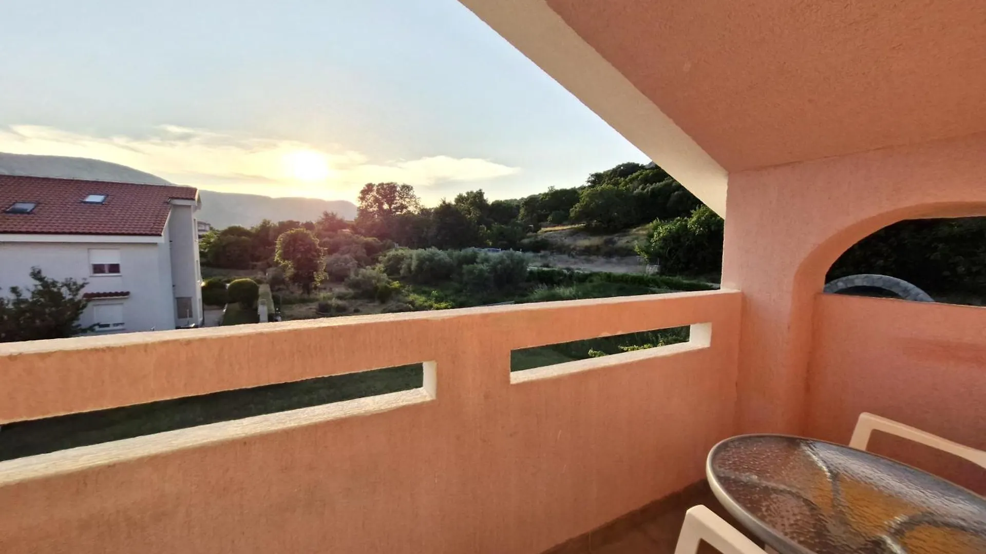 Mirjana F Apartaments Baška